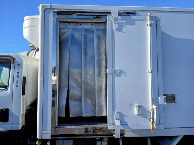 いすゞエルフ冷凍車（冷蔵車）小型（2t・3t）[写真09]