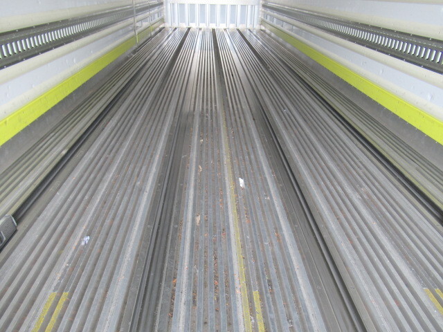 三菱ふそうスーパーグレート冷凍車（冷蔵車）大型（10t）[写真13]