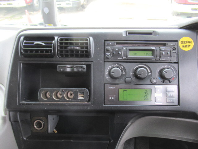 三菱ふそうスーパーグレート冷凍車（冷蔵車）大型（10t）[写真35]