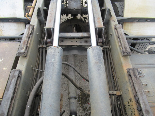 日野レンジャーコンテナ専用車増トン（6t・8t）[写真13]