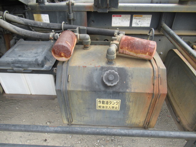 日野レンジャーコンテナ専用車増トン（6t・8t）[写真16]