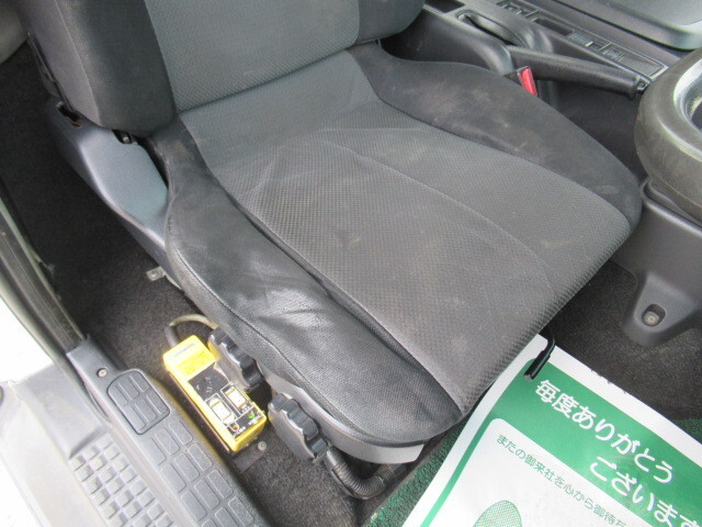 日野レンジャーコンテナ専用車増トン（6t・8t）[写真27]