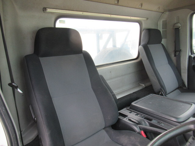 日野レンジャーコンテナ専用車増トン（6t・8t）[写真29]