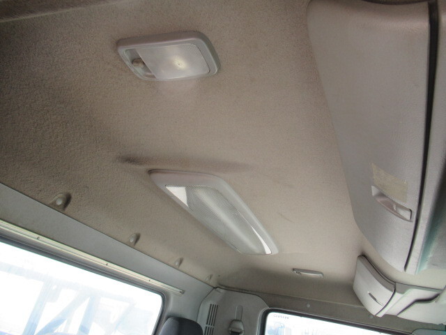 日野レンジャーコンテナ専用車増トン（6t・8t）[写真30]