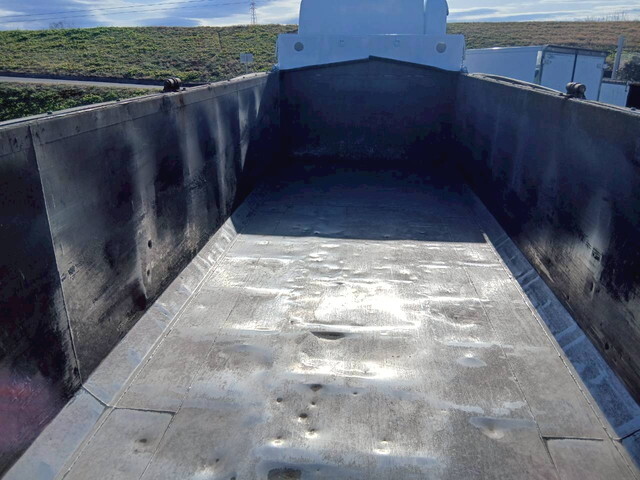 日野プロフィア深ダンプ（土砂禁ダンプ）大型（10t）[写真09]