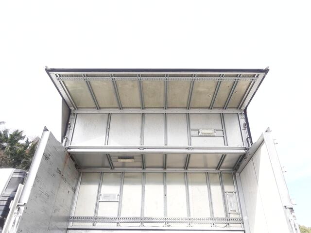 三菱ふそうファイターアルミウイング増トン（6t・8t）[写真11]