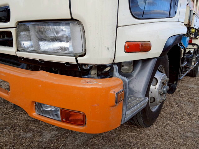 いすゞフォワードタンク車（タンクローリー）中型（4t）[写真10]