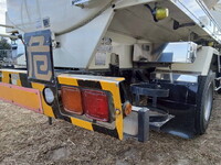 いすゞフォワードタンク車（タンクローリー）中型（4t）[写真13]