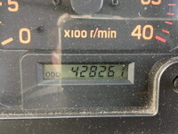 いすゞフォワードタンク車（タンクローリー）中型（4t）[写真19]