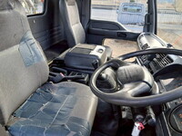 いすゞフォワードタンク車（タンクローリー）中型（4t）[写真23]