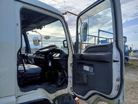 いすゞフォワードタンク車（タンクローリー）中型（4t）[写真25]