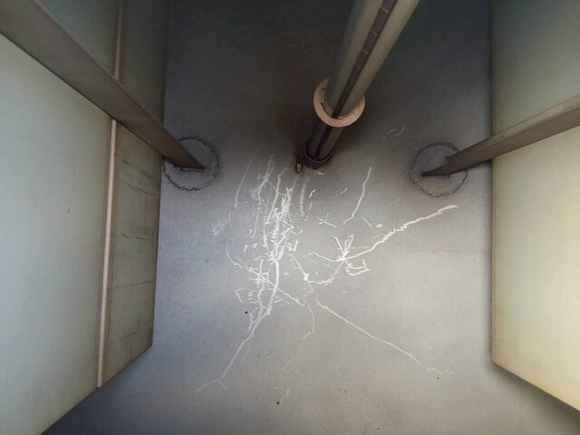 いすゞフォワードタンク車（タンクローリー）中型（4t）[写真29]