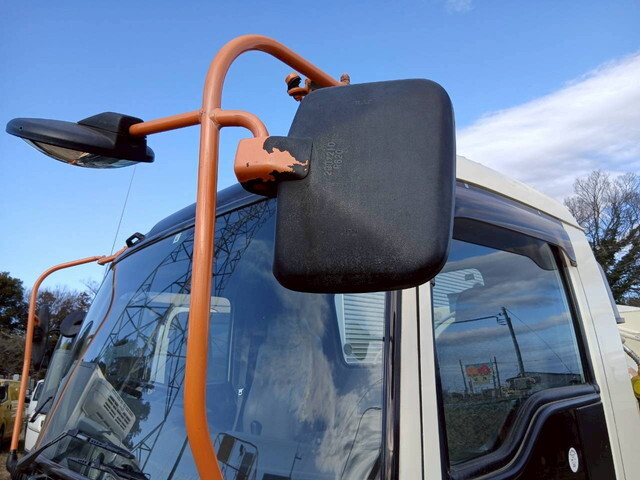 いすゞフォワードタンク車（タンクローリー）中型（4t）[写真09]