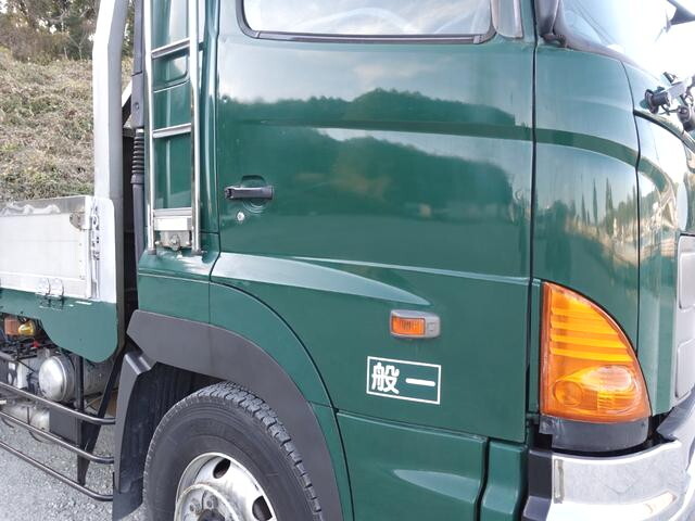日野プロフィア平ボディ大型（10t）[写真05]