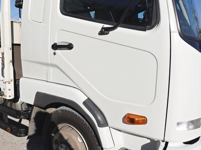三菱ふそうファイター平ボディ増トン（6t・8t）[写真05]
