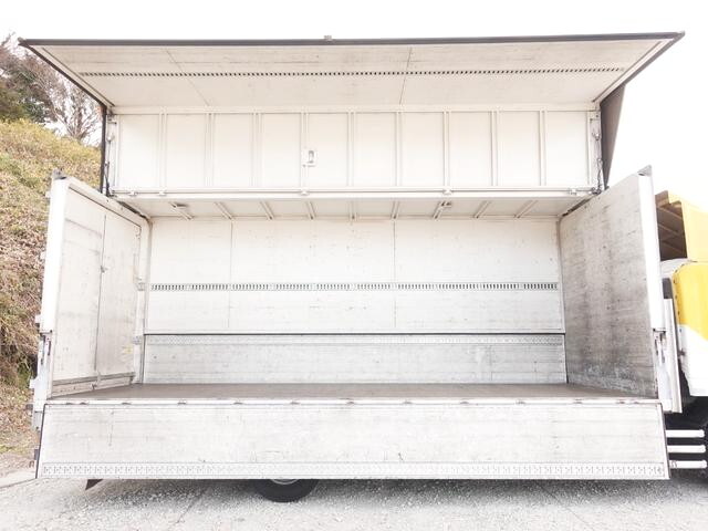 いすゞフォワードアルミウイング増トン（6t・8t）[写真09]