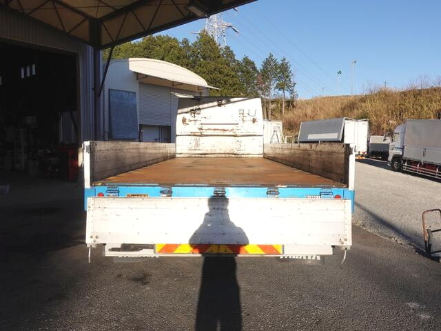 UDトラックスコンドル平ボディ増トン（6t・8t）[写真10]