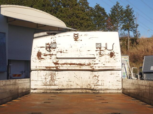 UDトラックスコンドル平ボディ増トン（6t・8t）[写真15]