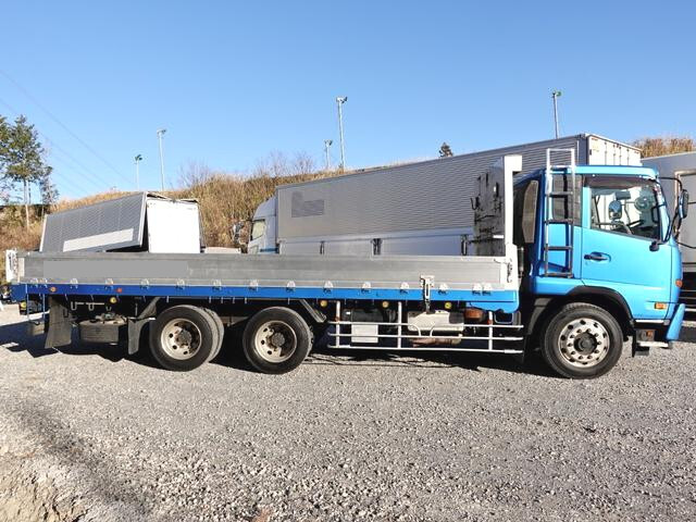 UDトラックスコンドル平ボディ増トン（6t・8t）[写真03]