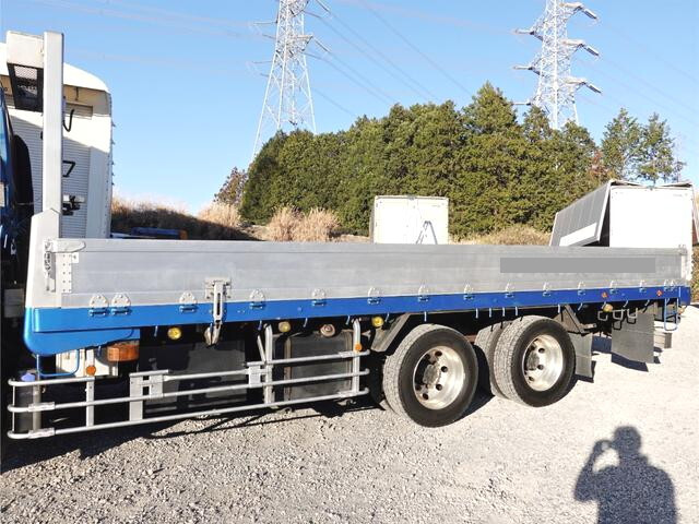 UDトラックスコンドル平ボディ増トン（6t・8t）[写真08]