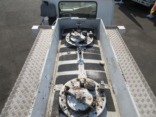 いすゞフォワードタンク車（タンクローリー）中型（4t）[写真11]