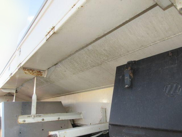 いすゞフォワードタンク車（タンクローリー）中型（4t）[写真18]