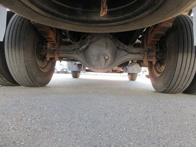 いすゞフォワードタンク車（タンクローリー）中型（4t）[写真31]