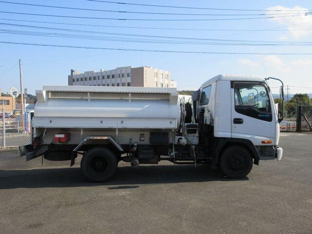 いすゞフォワードタンク車（タンクローリー）中型（4t）[写真09]