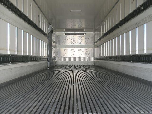 いすゞフォワード冷凍車（冷蔵車）中型（4t）[写真14]