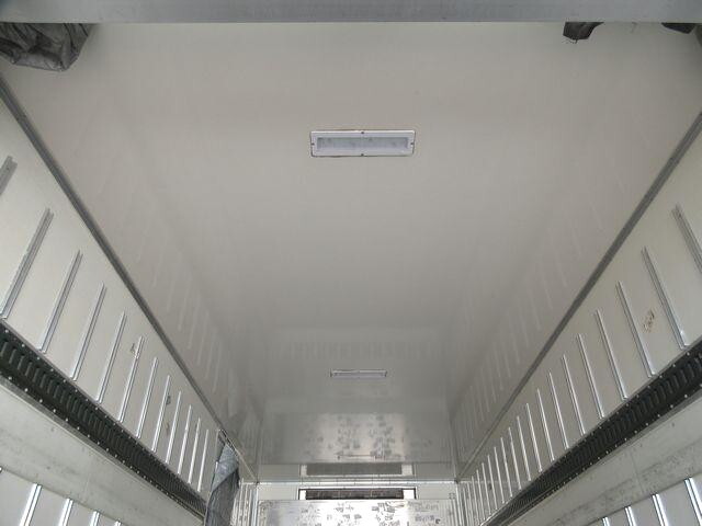 いすゞフォワード冷凍車（冷蔵車）中型（4t）[写真16]