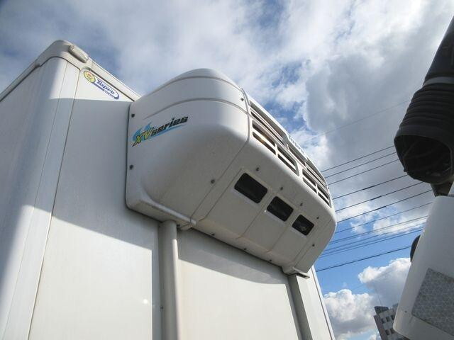 いすゞフォワード冷凍車（冷蔵車）中型（4t）[写真09]