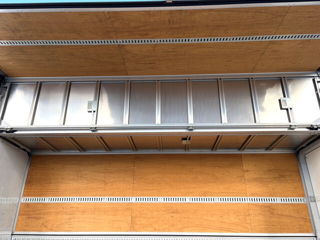 日野レンジャーアルミウイング中型（4t）[写真13]