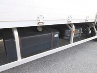 三菱ふそうファイターアルミウイング中型（4t）[写真12]