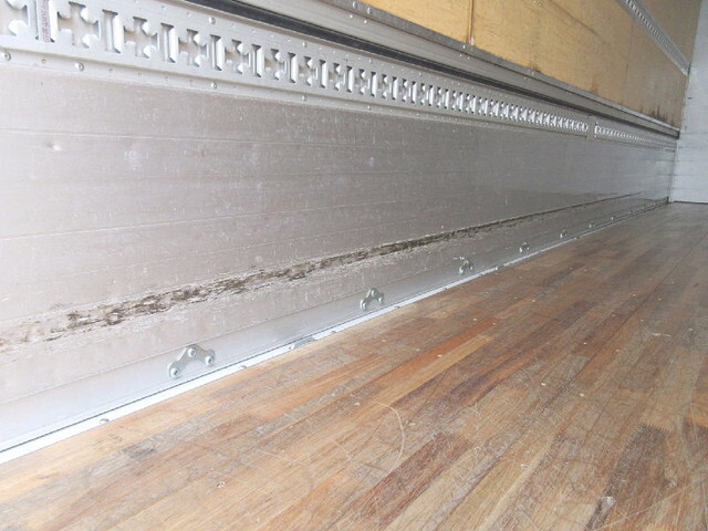 三菱ふそうファイターアルミウイング中型（4t）[写真17]