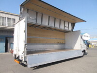 三菱ふそうファイターアルミウイング中型（4t）[写真06]