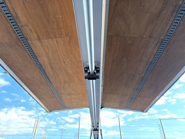 日野レンジャーアルミウイング中型（4t）[写真14]