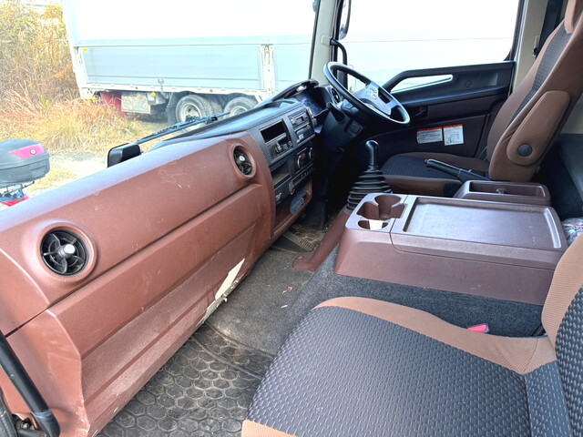 日野レンジャーアルミウイング中型（4t）[写真30]