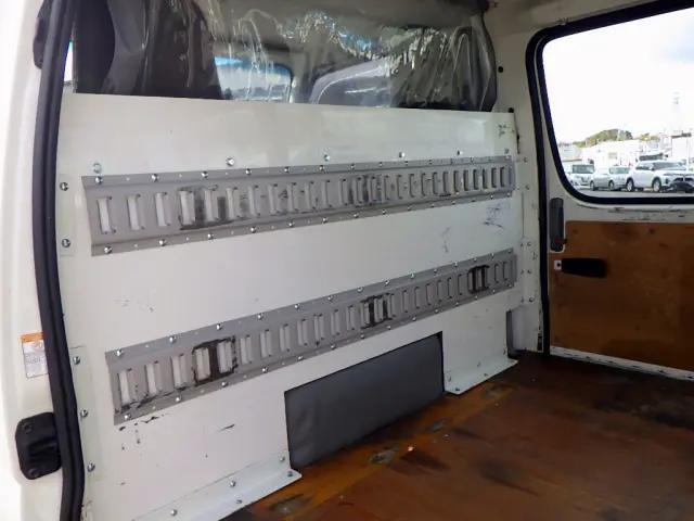 日野デュトロルートバン小型（2t・3t）[写真32]