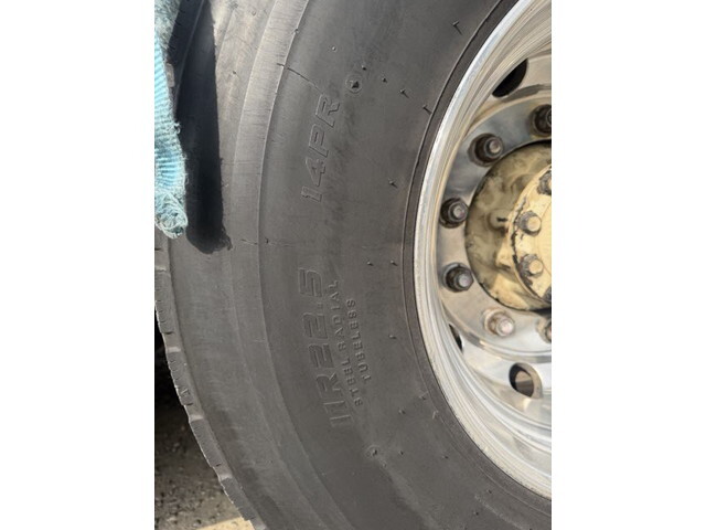 三菱ふそうスーパーグレートトレーラーヘッド（トラクターヘッド）大型（10t）[写真10]