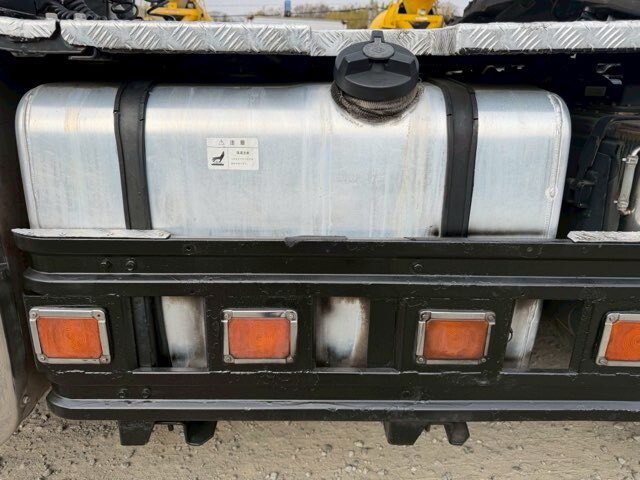 三菱ふそうスーパーグレートトレーラーヘッド（トラクターヘッド）大型（10t）[写真11]