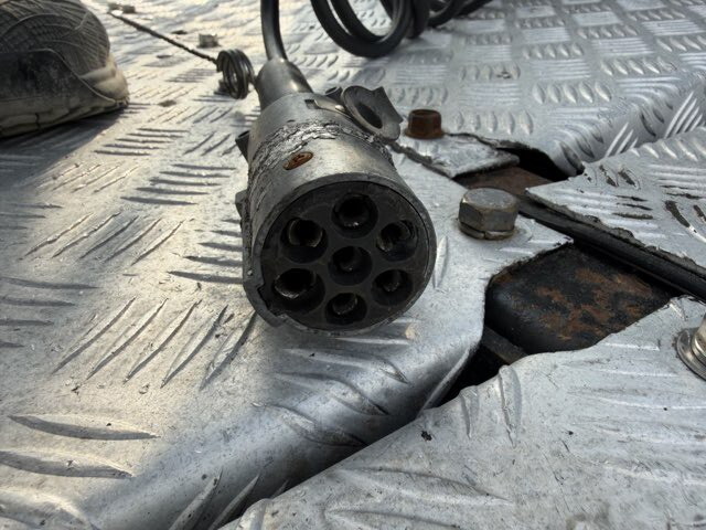 三菱ふそうスーパーグレートトレーラーヘッド（トラクターヘッド）大型（10t）[写真24]