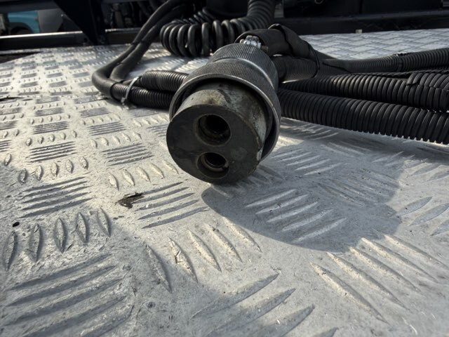 三菱ふそうスーパーグレートトレーラーヘッド（トラクターヘッド）大型（10t）[写真25]