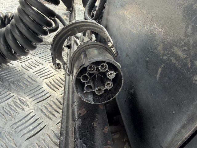 三菱ふそうスーパーグレートトレーラーヘッド（トラクターヘッド）大型（10t）[写真26]