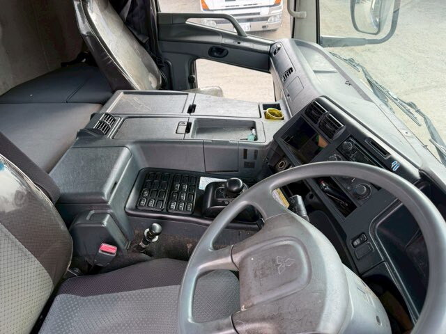 三菱ふそうスーパーグレートトレーラーヘッド（トラクターヘッド）大型（10t）[写真29]