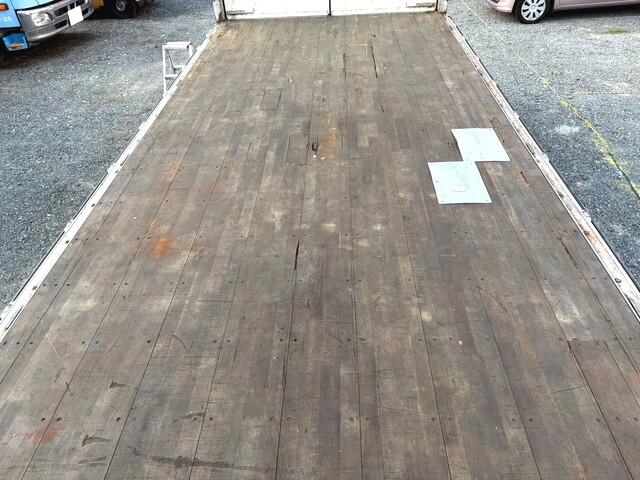 いすゞフォワードアルミウイング中型（4t）[写真12]