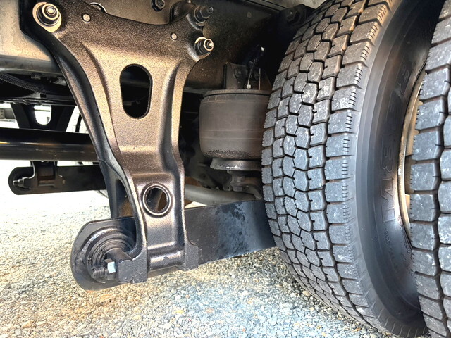 いすゞフォワードアルミウイング中型（4t）[写真18]