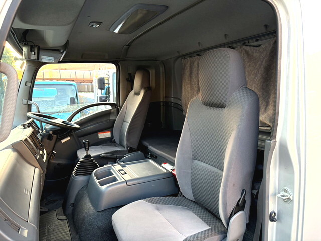 いすゞフォワードアルミウイング中型（4t）[写真30]