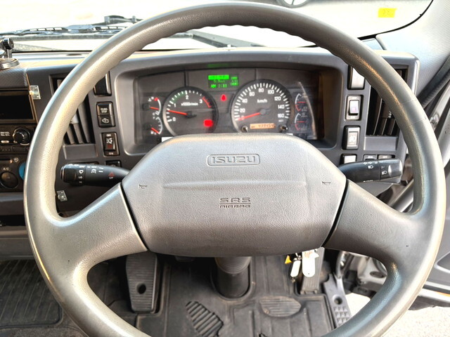 いすゞフォワードアルミウイング中型（4t）[写真31]