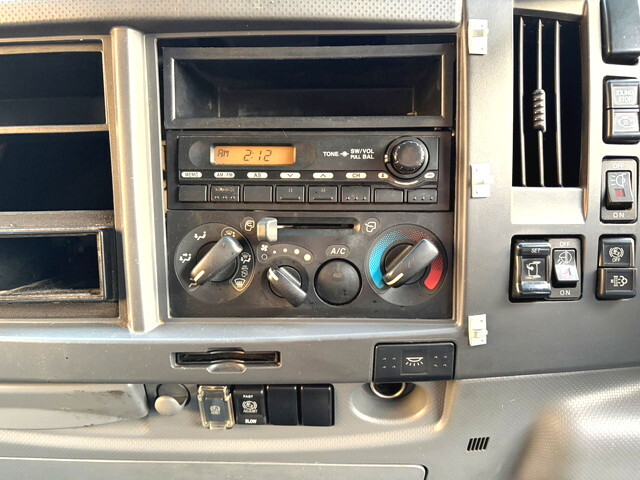 いすゞフォワードアルミウイング中型（4t）[写真32]