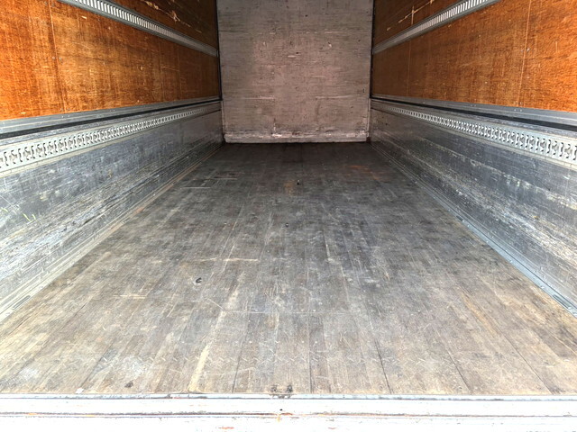 いすゞフォワードアルミウイング中型（4t）[写真07]